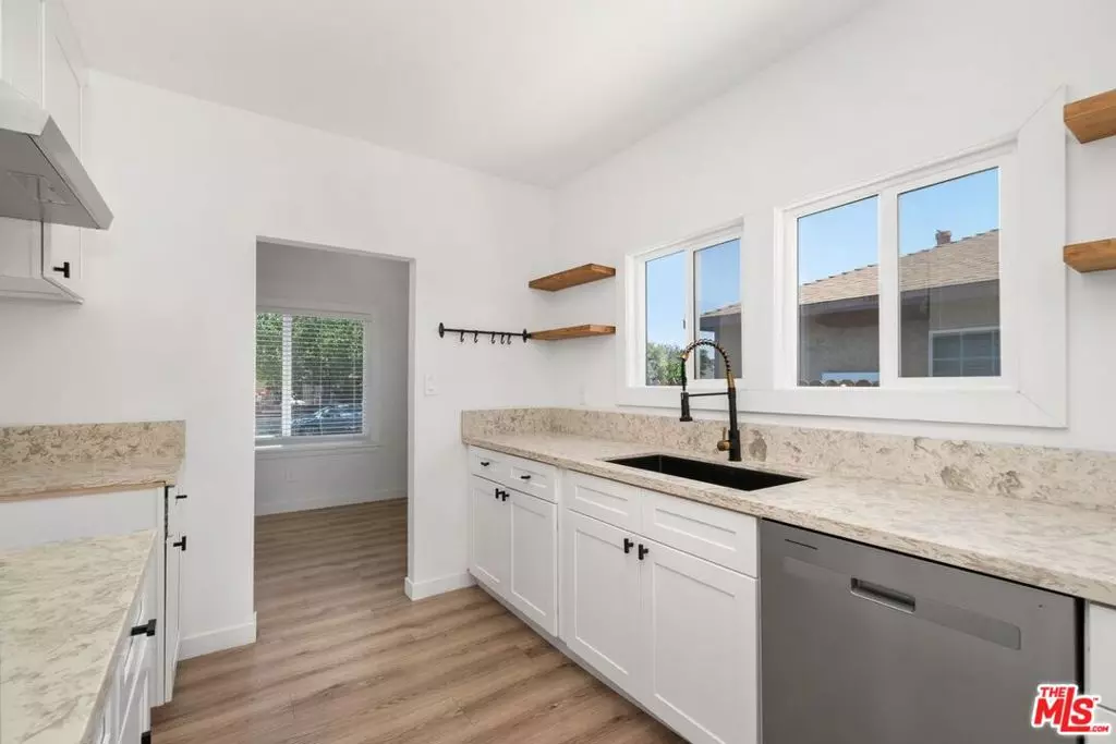 Los Angeles, CA 90059,672 E 119th ST