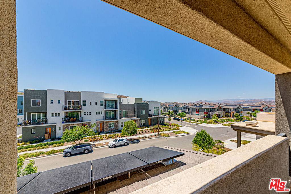Valencia, CA 91381,27457 Flycatcher PL