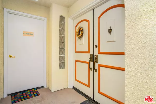 Los Angeles, CA 90046,7218 Hillside AVE #101