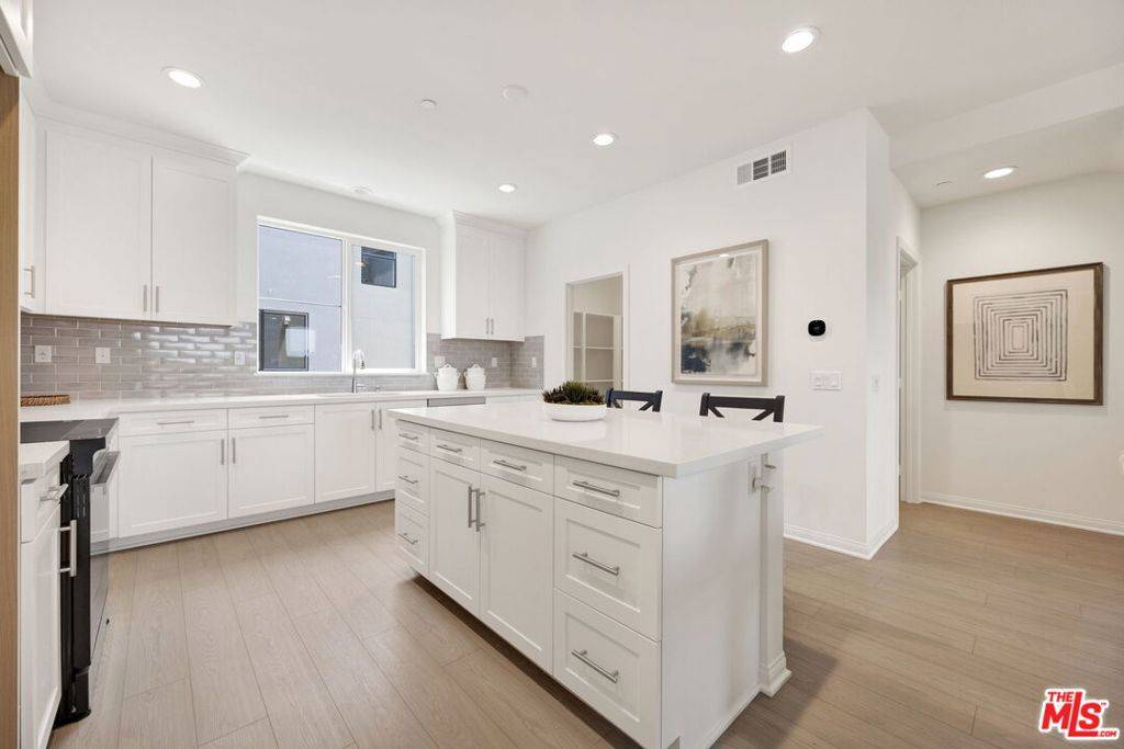 Long Beach, CA 90805,5860 Linden AVE #4