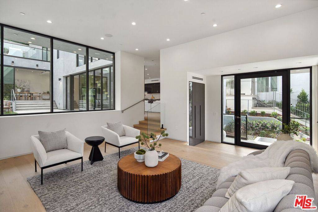 Studio City, CA 91604,3670 Buena Park DR