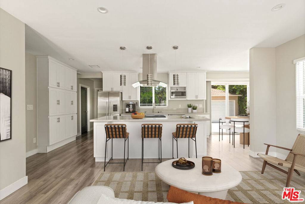Van Nuys, CA 91406,7718 Genesta AVE