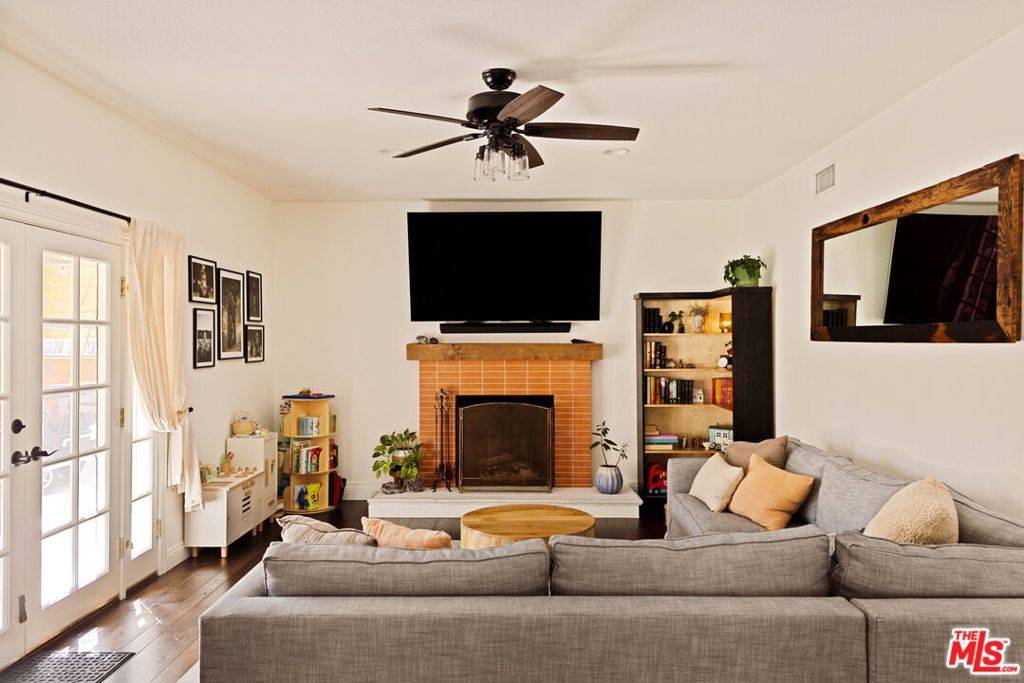 West Hills, CA 91304,23546 Community ST
