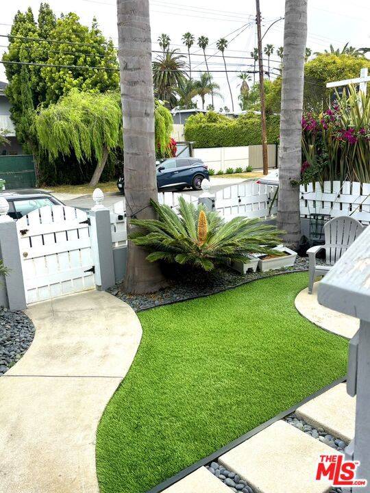 Venice, CA 90291,664 Marr ST