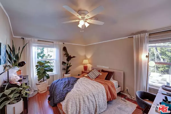 Los Angeles, CA 90027,1852 -62 N Edgemont ST