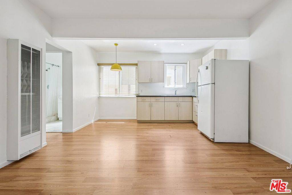 Marina Del Rey, CA 90292,732 Washington BLVD