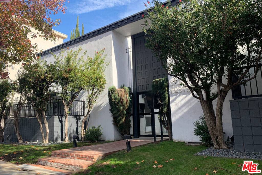 5236 Kester AVE, Sherman Oaks, CA 91411