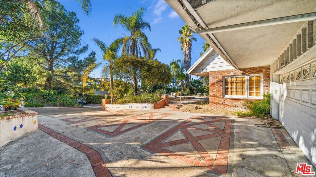 Encino, CA 91436,16645 Calneva DR