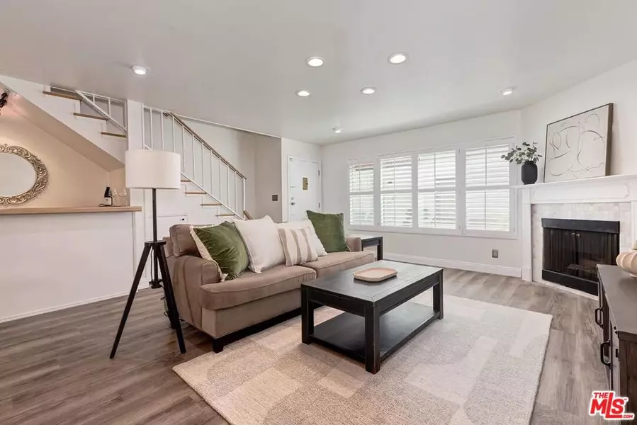 14332 Dickens ST #10, Sherman Oaks, CA 91423