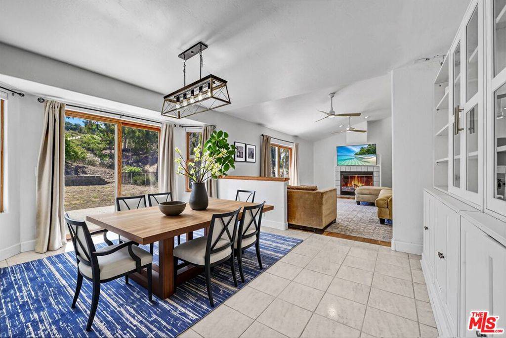 Vista, CA 92084,614 Valley DR