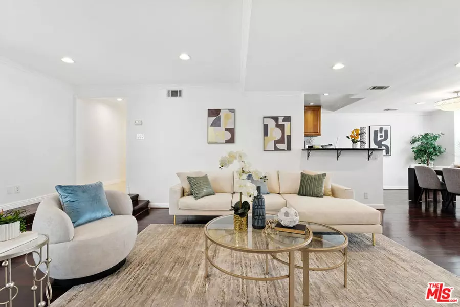 321 N Oakhurst DR #203, Beverly Hills, CA 90210