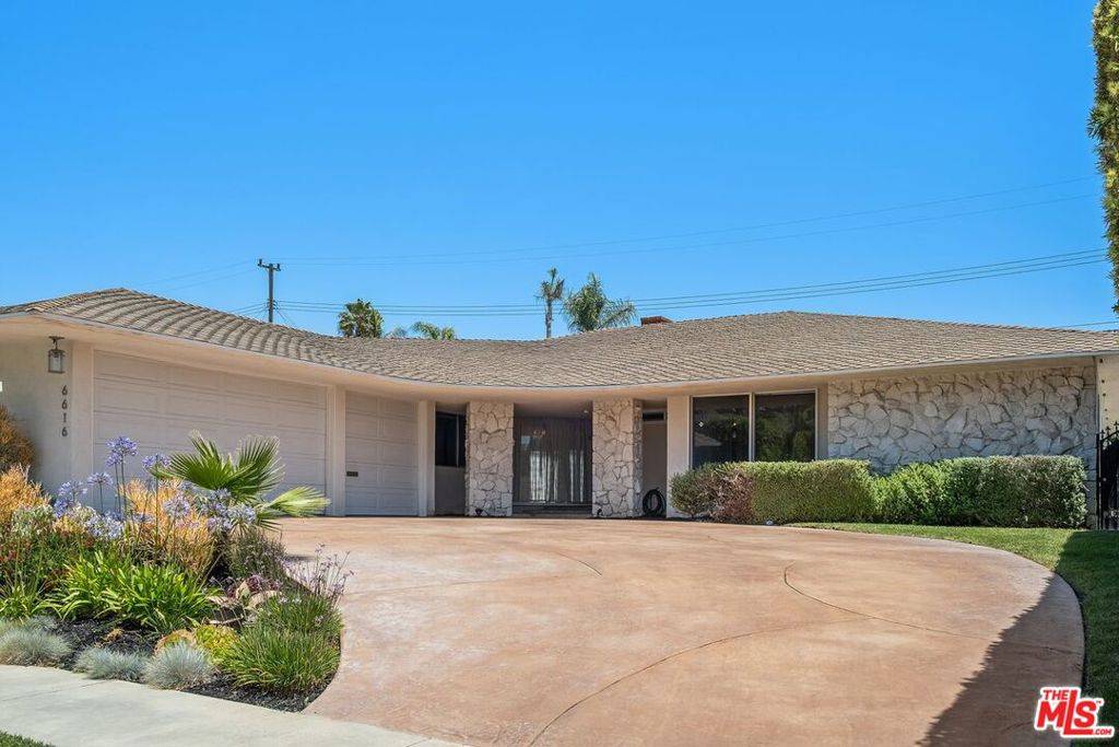 Los Angeles, CA 90056,6616 Wooster AVE