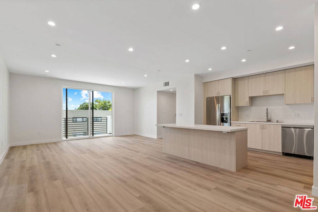 6603 Fulton AVE #203, Van Nuys, CA 91401