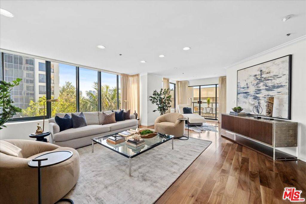 Los Angeles, CA 90024,10724 Wilshire BLVD #311