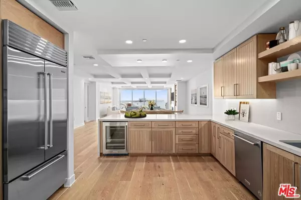 Pacific Palisades, CA 90272,17325 Castellammare DR #202