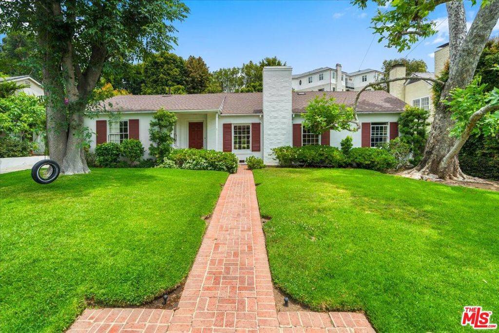 146 N Gunston DR, Los Angeles, CA 90049