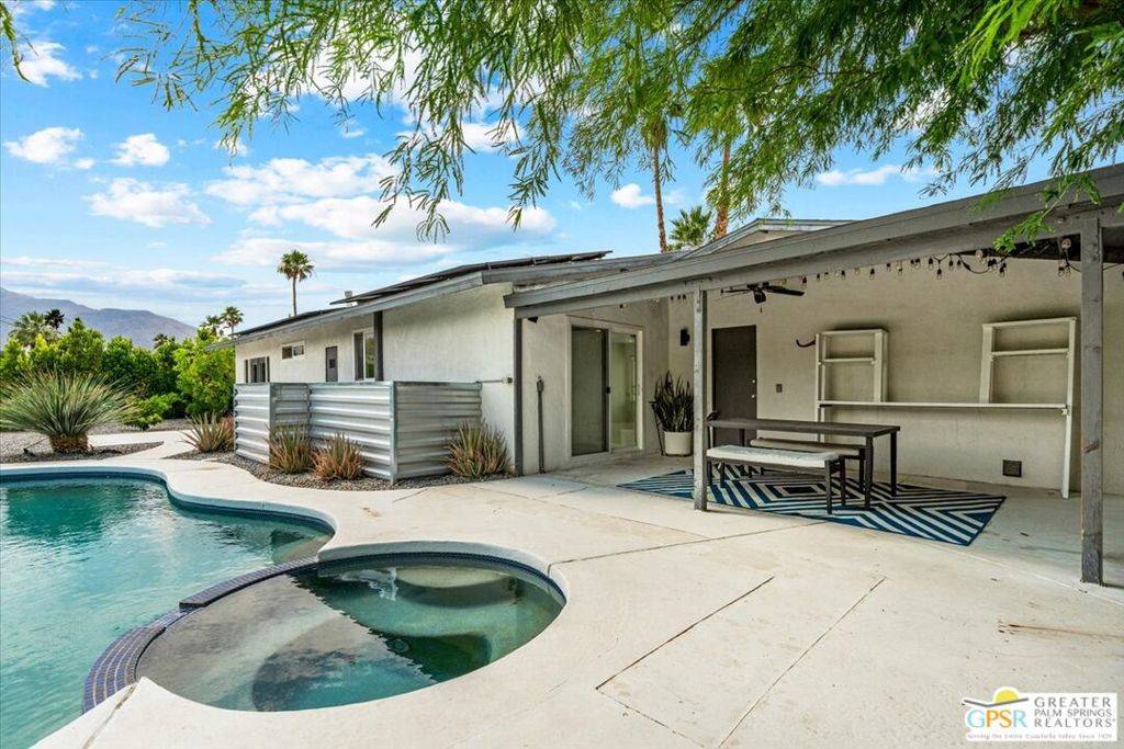 3121 E Ventura RD, Palm Springs, CA 92262