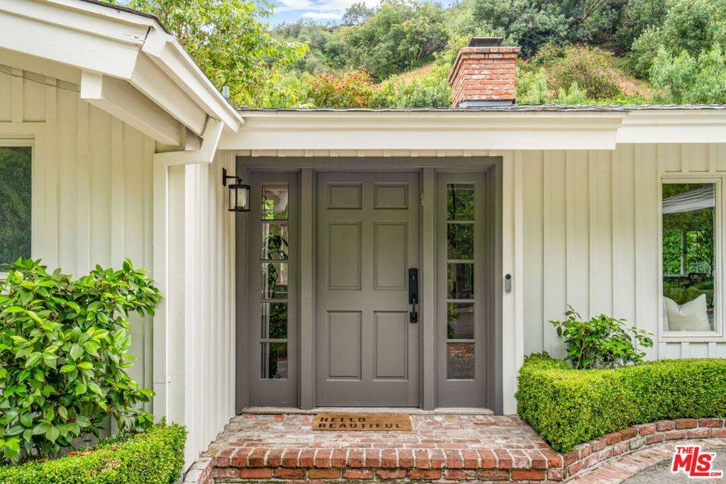 4071 Mandeville Canyon RD, Los Angeles, CA 90049