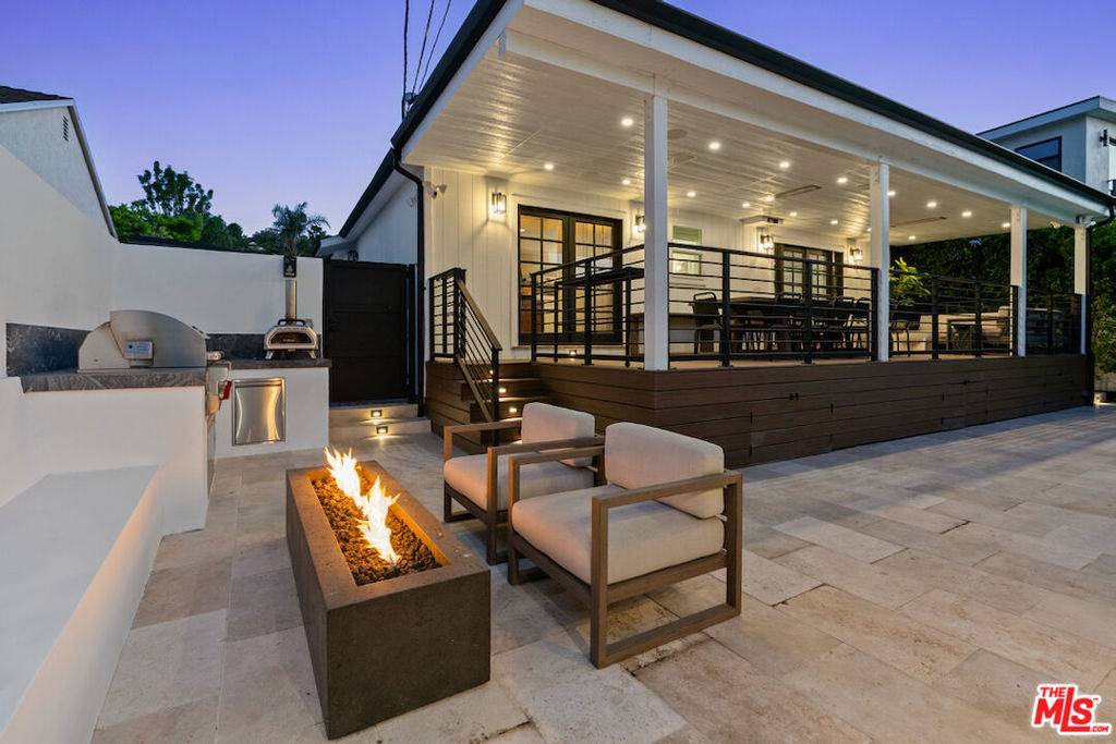 Encino, CA 91316,18033 Rosita ST