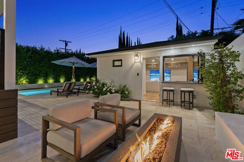 Encino, CA 91316,18033 Rosita ST