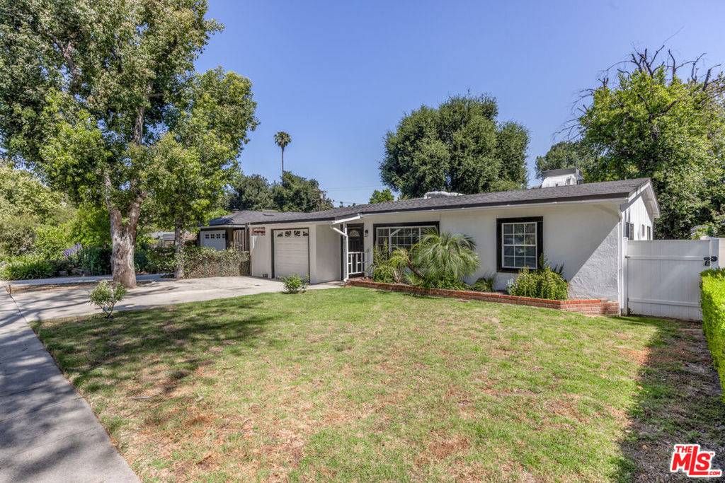Woodland Hills, CA 91364,22027 Viscanio RD