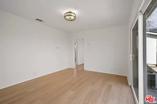 Pasadena, CA 91104,1563 E Elizabeth ST