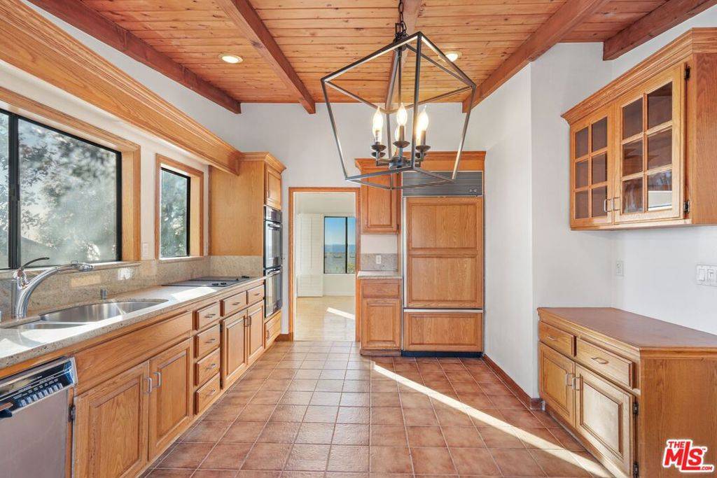 Malibu, CA 90265,6774 Las Olas WAY
