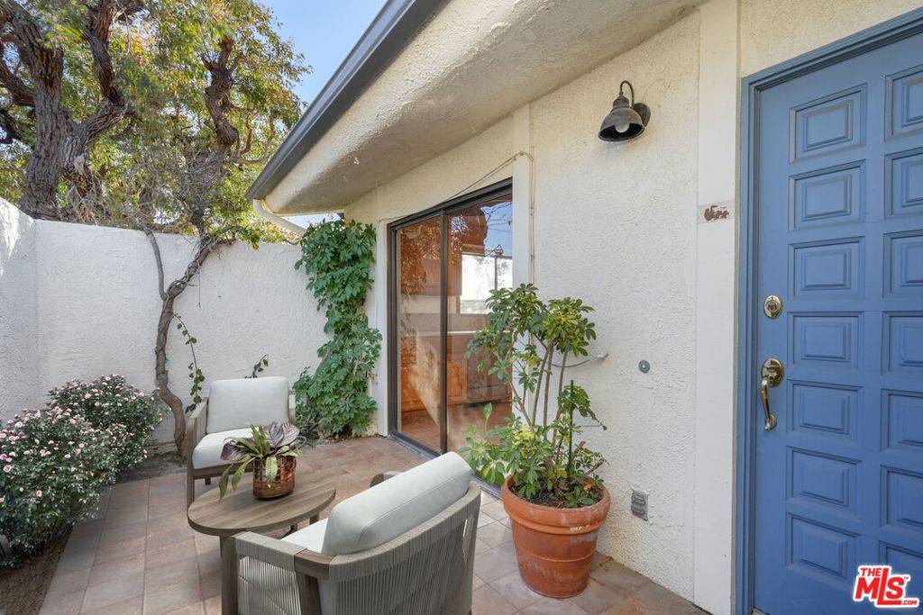 Malibu, CA 90265,6774 Las Olas WAY