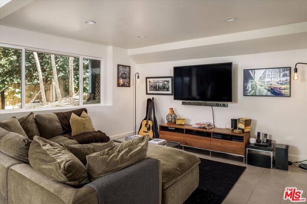Studio City, CA 91604,11372 Brill DR