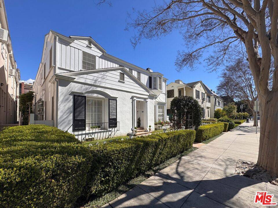 Beverly Hills, CA 90212,144 S Spalding DR