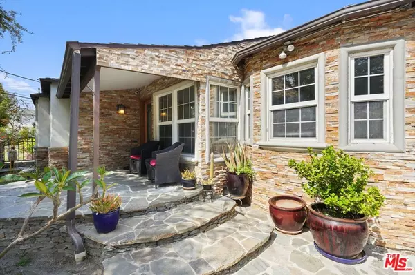 Valley Village, CA 91601,5324 Irvine AVE
