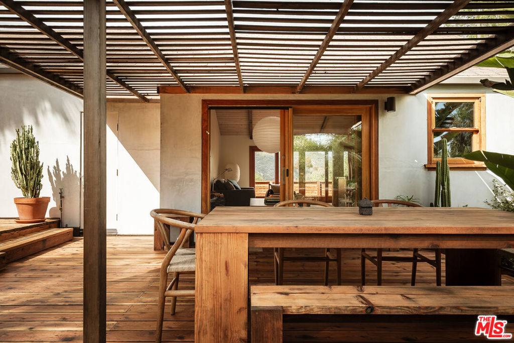 20790 Medley LN, Topanga, CA 90290