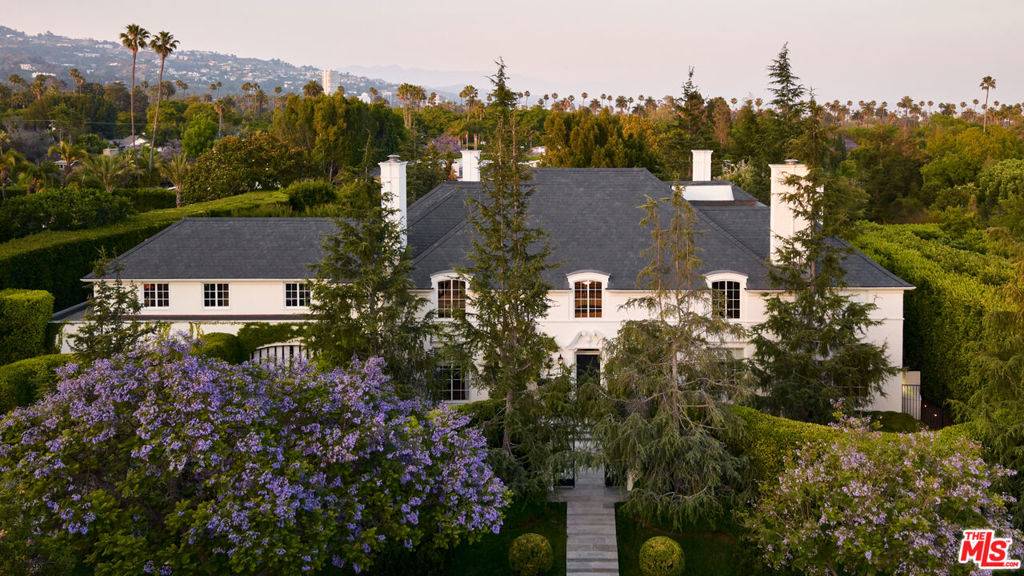 Beverly Hills, CA 90210,826 Greenway DR