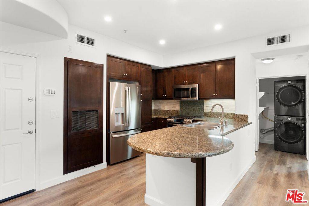 Playa Vista, CA 90094,13044 Pacific #101