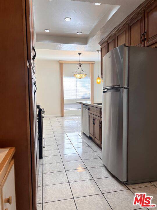 Los Angeles, CA 90020,431 S Kingsley DR #108