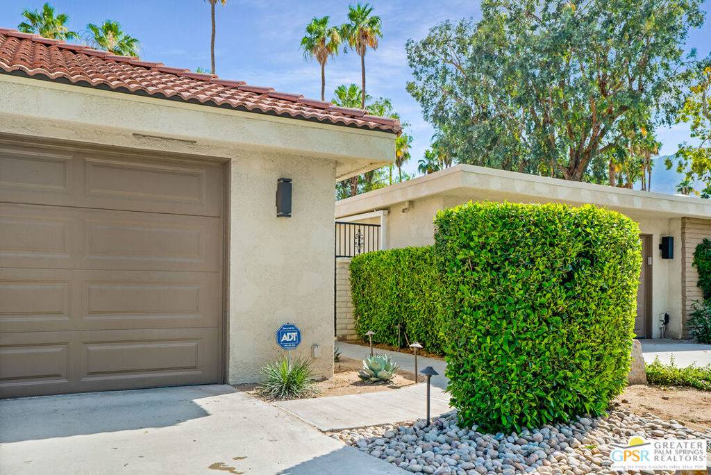 Palm Springs, CA 92264,2365 S Oakcrest DR