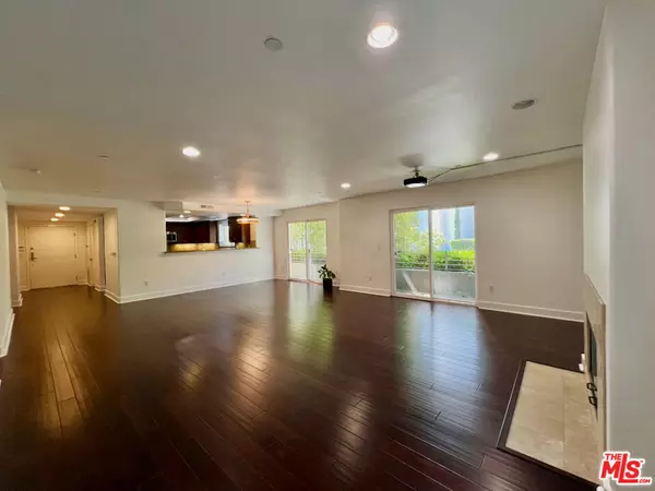Los Angeles, CA 90046,7249 Franklin AVE #101
