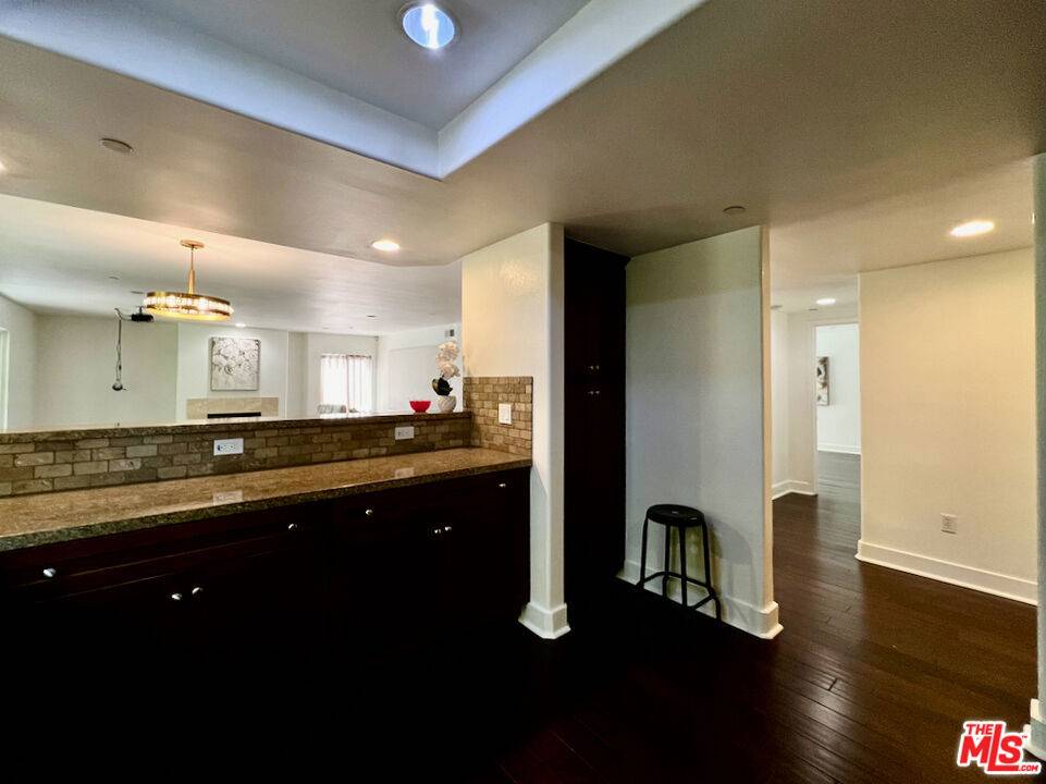 Los Angeles, CA 90046,7249 Franklin AVE #101