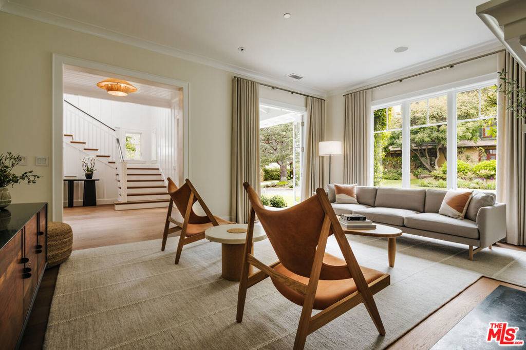 Pacific Palisades, CA 90272,800 GREENTREE RD