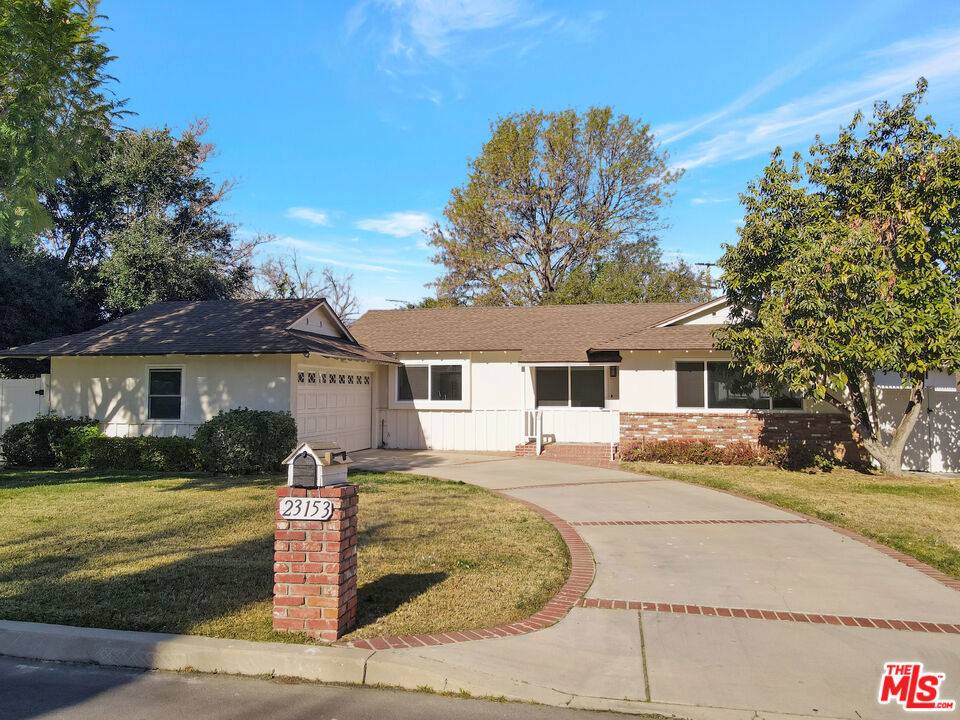 Woodland Hills, CA 91367,23153 Gonzales DR