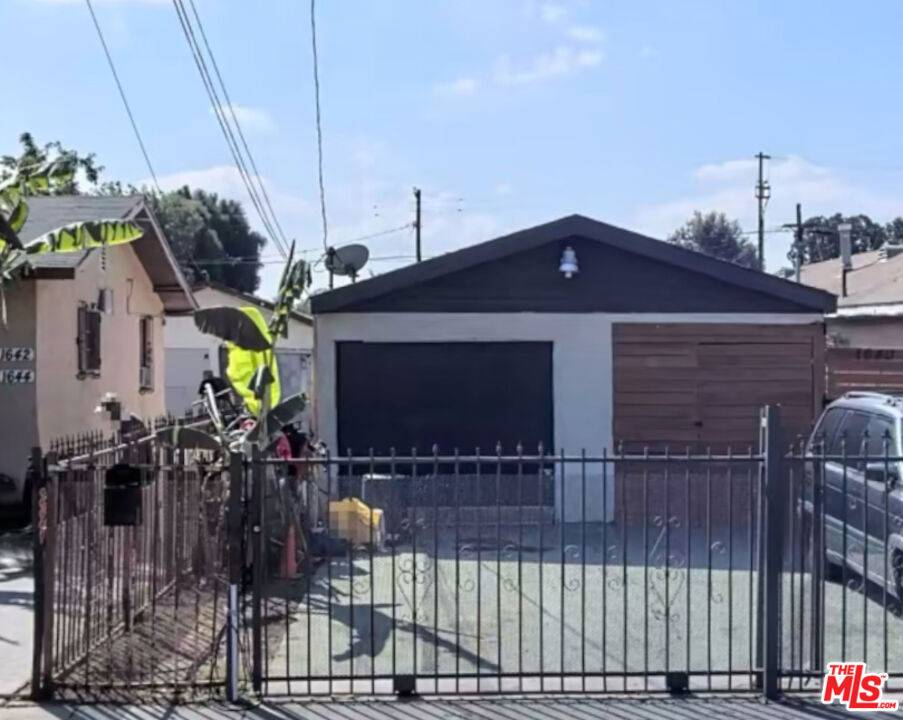 1640 E 110th ST, Los Angeles, CA 90059
