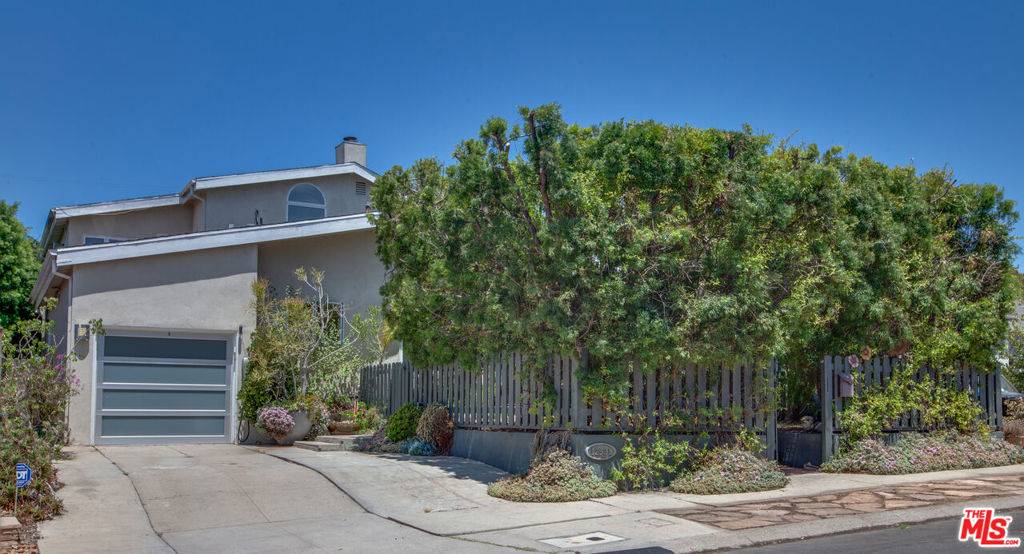 Los Angeles, CA 90066,12521 Westminster AVE
