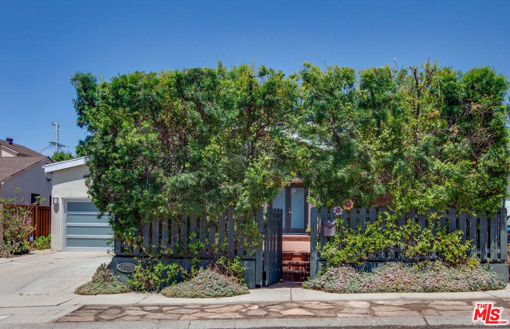 Los Angeles, CA 90066,12521 Westminster AVE