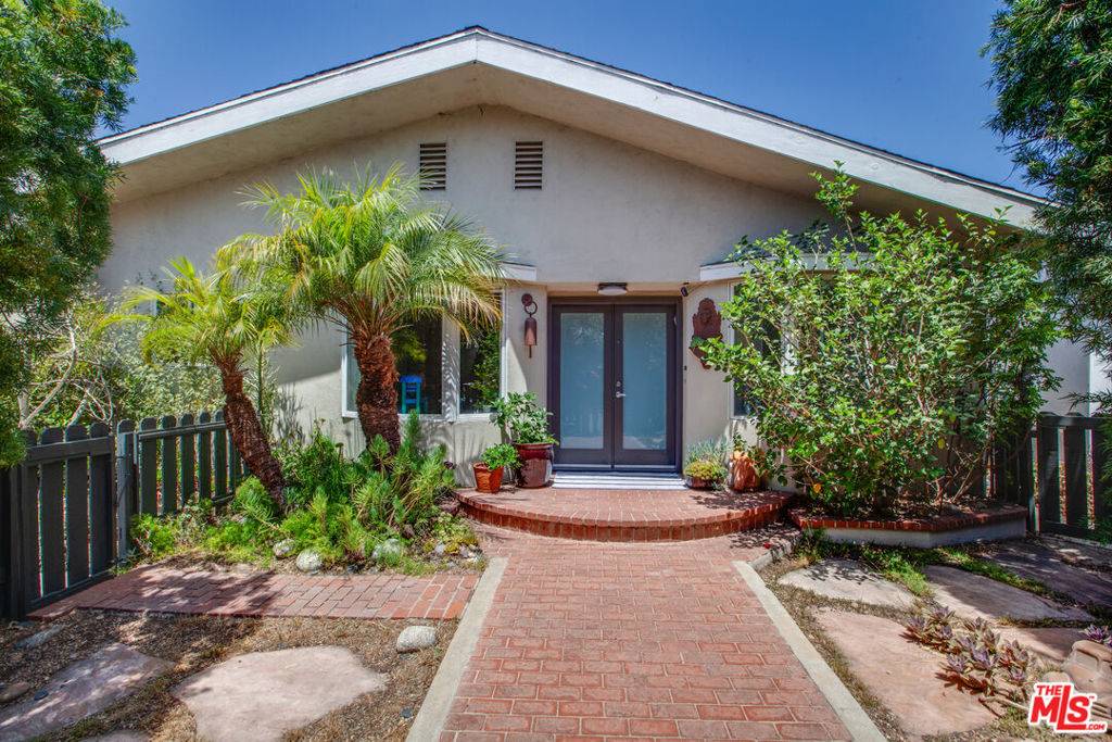 12521 Westminster AVE, Los Angeles, CA 90066