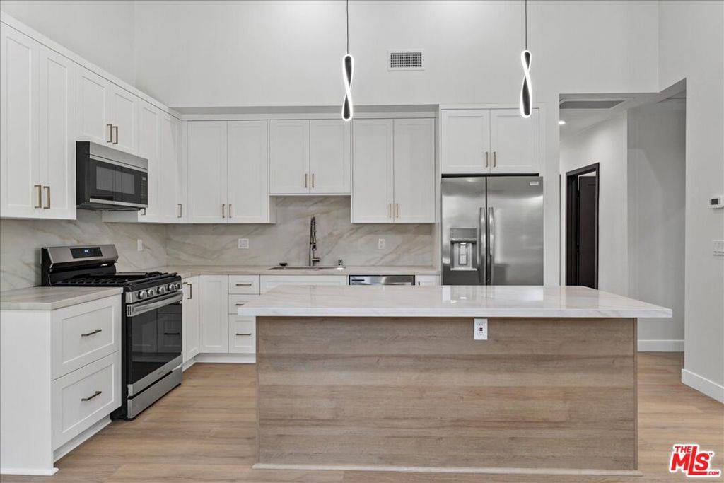 Los Angeles, CA 90016,5530 Geer AVE