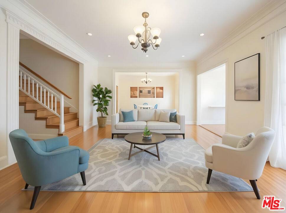 320 Westminster AVE, Los Angeles, CA 90020
