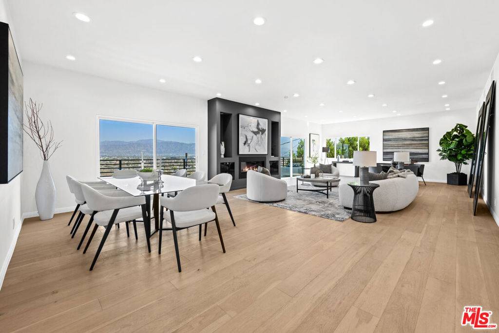 Studio City, CA 91604,11725 Laurelwood DR