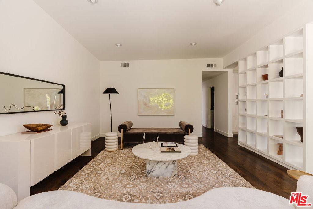 Los Angeles, CA 90016,2939 Chesapeake AVE