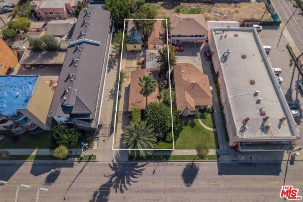 Inglewood, CA 90301,112 S Eucalyptus AVE