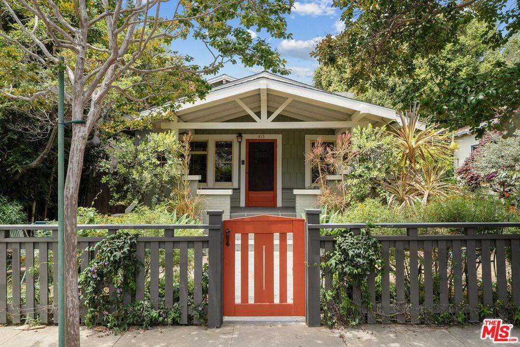 Venice, CA 90291,813 Crestmoore PL